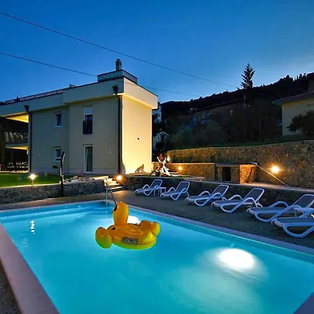 Apartamento 3 Bedroom Beautiful In *