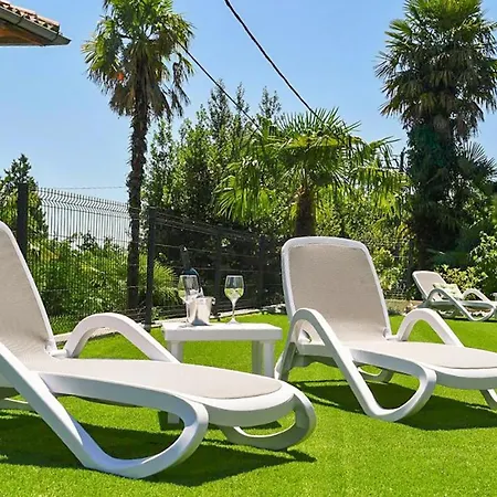 Apartamento 3 Bedroom Beautiful In Lovran