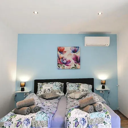 3 Bedroom Beautiful In Lovran